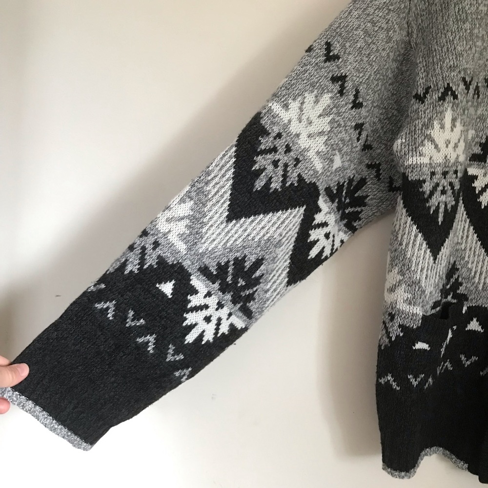 Botany Bay Traders Sz XL Knit Oversized Button Up V Neckline Winter Snowflake - Picture 4 of 10